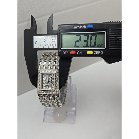 Freelook Womens Tank Crystal Bracelet Watch Silver Tone Quartz New Battery Class - Picture 5 of 10